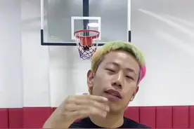 胯下运球总掉球？被抢断？过不了人？Yeeman分享六个胯下运球小细节，还学不会你就来找我#篮球教学#篮球视频封面