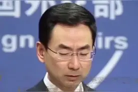 中国已宣布向82个国家和国际组织提供援助。写有寄语的物资背后，是中国涌泉相报的真心实意。视频封面