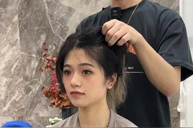 第一次尝试中分公主切～没有刘海的公主切竟然这么好看#福州理发店推荐 #福州做头发哪里好 #福州onhair #福州发型设计安迪老师 #福州剪发 @DOU+小助手 @抖音短视频 #2022流行发型 颧骨高太阳穴凹陷国字脸发型怎么剪