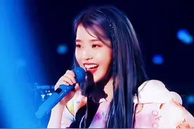 #李知恩iu 李知恩艺名IU，1993年5月16日出生于韩国首尔特别市