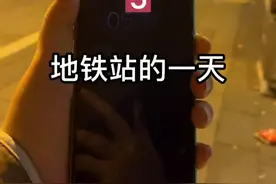 时间总是过的很快，属于你我的青春也是独一无二，我之前从没注意的细节，现在再看看都足以打动到我❤️#地铁站的一天 #李娃娃体验一百种人生视频封面