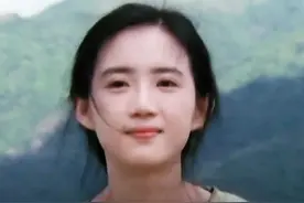 她一身正气，为拒绝“潜规则”削发为尼，又为孝敬父母重返红尘。#女神 #娱乐圈 #桑妮 