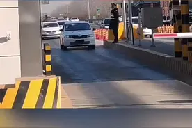 车牌被喷漆，车主开车上路，结果尴尬了#石家庄视频封面