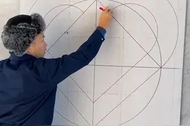 应东家要求施工石膏板心形过道灯池放样