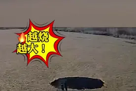 儿子大叫“成功啦”！#父子做放大镜聚光实验烧一大片草坪被罚视频封面