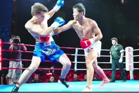 死神方便对战美国两届冠军拳王，擂台首回合重拳KO对手获胜，对手当场挺尸擂台昏迷不醒 #拳击与格斗 #拳击辫 #死神方便 视频封面