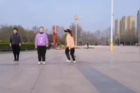 肩周炎半年多了刚做两次小针刀疼的甩不开😂😂视频封面