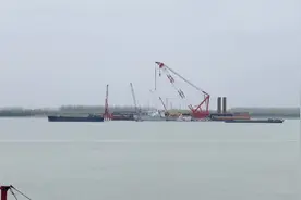 探访马鞍山长江二桥施工现场：上层六车道市政道路视频封面