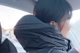 老婆，什么叫送转股？#金融 #知识创作人 #轻知识计划 #稳住2021 #商业思维 @抖音短视频视频封面