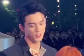 “说你爱我”这么会撩这谁顶得住啊 #吴磊 23岁身高182cm，昨天喜欢肖战，上午喜欢王一博，现在又喜欢上吴磊，我真专情只喜欢帅哥型。#帅爆了 #宝藏男孩 #又酷又飒视频封面