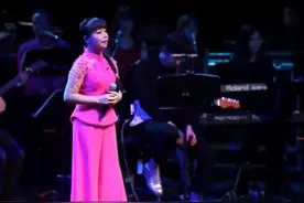 #音乐现场 《崖畔上开花》#王二妮 #经典老歌视频封面