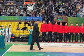 #第十四届全运会 #篮球🏀 中国篮协主席姚明颁发奖牌🏅视频封面