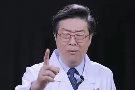 穿袜子睡觉脚依然冰凉，中医师徒CP，带你远离冬天女生的劫度！#2021新年打卡视频封面