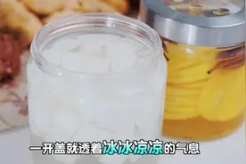 集酸、甜、脆、爽于一身的炸鸡萝卜来了！这个你们一定要学！