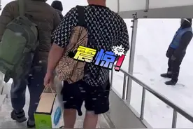 小伙从三亚返回哈尔滨时身穿夏装，地勤看到后都傻眼了#哈尔滨 #东北人 #迷惑行为大赏视频封面