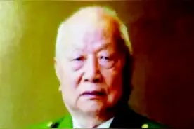 淮海战役中，他率领19人，俘获敌军450人！视频封面