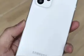 三星A53首发上手体验：一体式设计下放？#手机 #三星 #我的星辰大海 视频封面