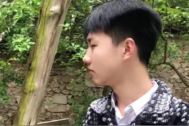 小慧回家路上看到伤心的明飞视频封面