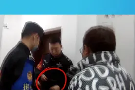 男子带30厘米刀具乘高铁被拘留5日，竟称自己带的是“水果刀”。提醒广大旅客禁止携带管制刀具进站乘车。@抖音短视频 视频封面