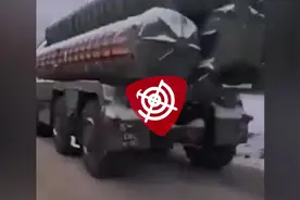 车祸现场，俄军S400导弹车发生追尾视频封面