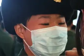 授衔即是授命，宣誓即是出征！（何嘉兴、陈冠中、刘晨晨） 