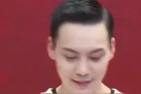 #陈伟霆 假如签名会上，伸手握手时被过于激动的粉丝忽略了，如何化解呢#Ta在地球的另一端视频封面