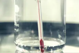 抽真空能把水抽到结冰？太神奇了！#科学实验 #趣味实验 #科普一下 #物理实验 视频封面