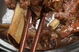 在家学会做“五香卤水牛排”，简单美味#美食趣胃计划 #抖音美食制作人 @DOU+小助手