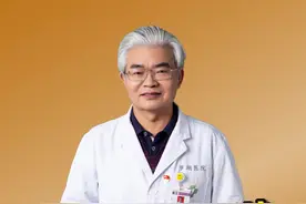 大腿根部痒痒的，有时候在大街上很尴尬，江博教你怎么简单处理！#医学科普#股癣#皮肤病 