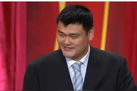 #姚明 入选名人堂演讲，调侃#艾弗森 我比他更需要训练#经典nba视频封面