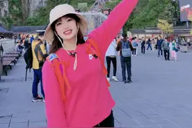 天门山11月6日开始，线路彻底大洗牌，BC线关闭，穿山扶梯年终维护关闭，99道弯盘山公路开启，以前的攻略都用不上了，快看这条吧#张家界旅游攻略 #天门山旅游攻略 #旅行推荐官 #张家界永定文旅推荐官