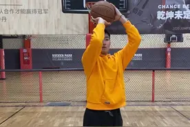 为了打球更加帅气，有手肘外翻的一定今尽早解决，导致手肘外翻的细节很多，看看这种情况的有多少？#孙鹏 #篮球教学视频封面