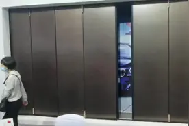 车库折叠门，大开口车库首选方案，大板面，可饰性高。您有想法吗