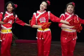 每一次演出后台的紧张准备 都是为了舞台上的从容优雅 #舞蹈生 #校园 #艺考#一年一度校园戏精大赛 #笑点联盟计划  #开间小店视频封面