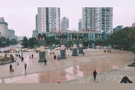 重庆市秀山县火车站，第一次出站后，竟然有被震撼到