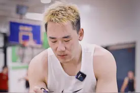 闪击8，鞋楦太窄，宽脚的这次可能够呛了!#球鞋 #篮球 视频封面