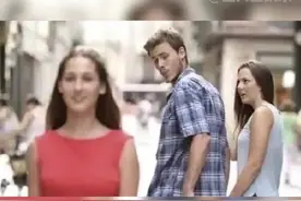 没想到这张著名的回头#表情包 还有后续，笑拉了哈哈哈哈哈，万万没想到这个展开#搞笑 视频封面