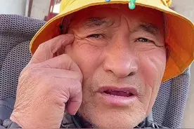 我知道草莓🍓蓝莓 蔓越莓！但是就是不知道～你想我了没☺️#爷爷 #治愈系笑容 #老小孩 #最重要的人