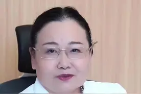 你的舌头下面有凸起吗？#口腔健康 #全民健康 #爱牙护牙 #牙周炎 #降温了照顾好自己视频封面