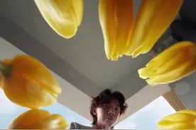 分享几个宅家不出门就能拍出创意大片的拍照技巧！#微单手机  #索尼xperia #索尼Xperia 1 IV#宅家拍大片视频封面