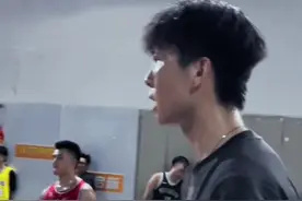 评论艾特出你认为打球最好看的篮球博主！#平常心突袭校园 #路人王2022赛季