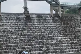 渝北也有透明玻璃廊桥赶紧来打卡吧！#不同视角下的重庆 #仙桃数据谷视频封面