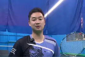 反手握拍 喜欢的点赞收藏 #羽毛球 #王睁茗 #潮流运动笔记 @DOU+小助手