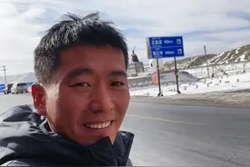 一人一车到了昆仑山顶，天气不错就是有点冷也开始缺氧了，#一人一车一世界 用抖音记录卡车生活 谢谢家人的支持视频封面