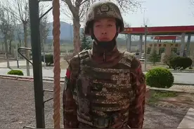 24秒，负重30KG，13米爬绳，山东武警发起挑战！#兵哥哥负重爬绳挑战 （刘稳健  魏武  葛万东）视频封面