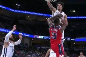 灰熊新秀克拉克，炸裂隔扣👋🏀 #球迷答谢季视频封面