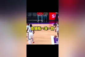有内味儿了！威少突分回传助老詹大秀招牌劈扣！#nba75周年 #NBA季前赛 视频封面