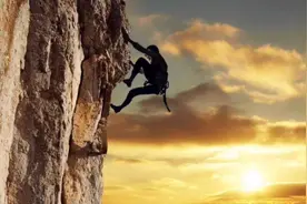 世界徒手攀岩第一人亚历克斯·霍诺德（Alex Honnold）视频封面