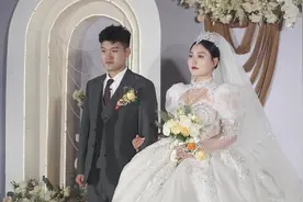 宝宝送戒指，老公竟然哭了……视频封面