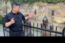 秦桧还有三个朋友呢！不知道是不是他？#杭州岳王庙 #岳飞 #秦桧 @杭州小黑诸鸣 @杭州小黑 @司马南 @胡锡进 @中国电影导演协会